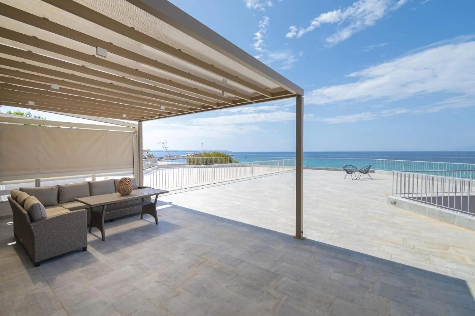 Apartment Althea Suites By Rentalspro Services - Nea Moudania Halkidiki